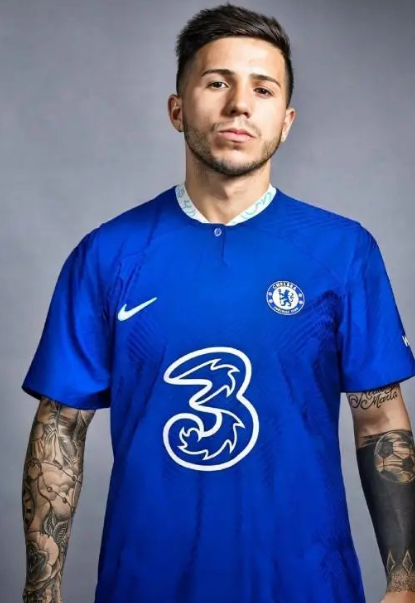 罗马诺披露：恩佐与切尔西新约谈判陷入薪资僵局