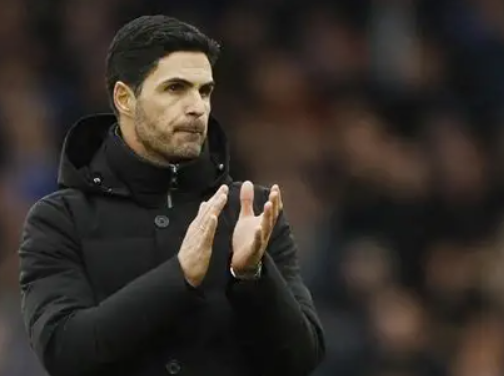 阿尔特塔与阿森纳：双线争冠下的困境与破局之路